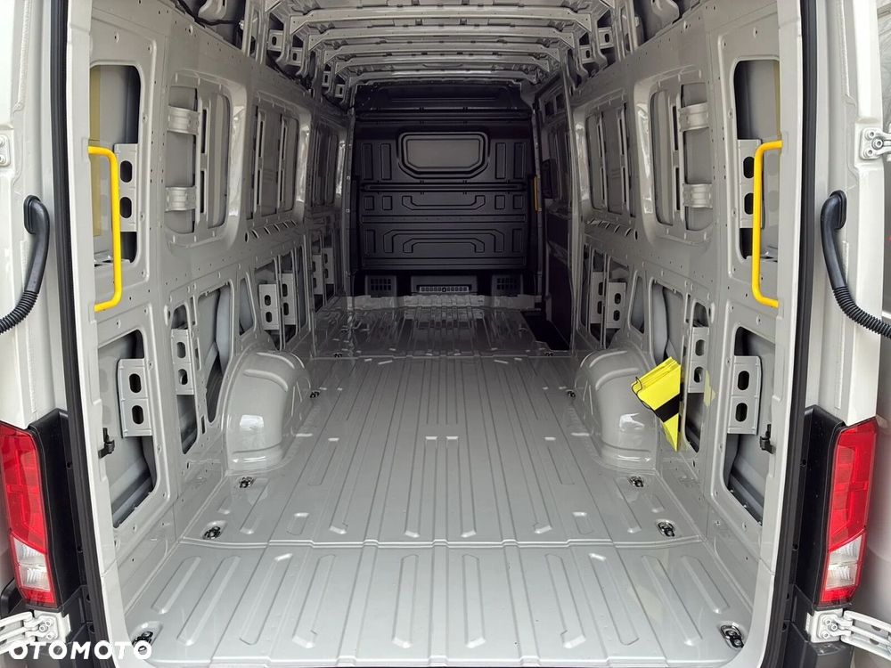 Volkswagen Crafter 35 Furgon LONG/L5H3, 2.0 BiTDI 140 KM, Wysoki dach, r. o. 4490mm - 14