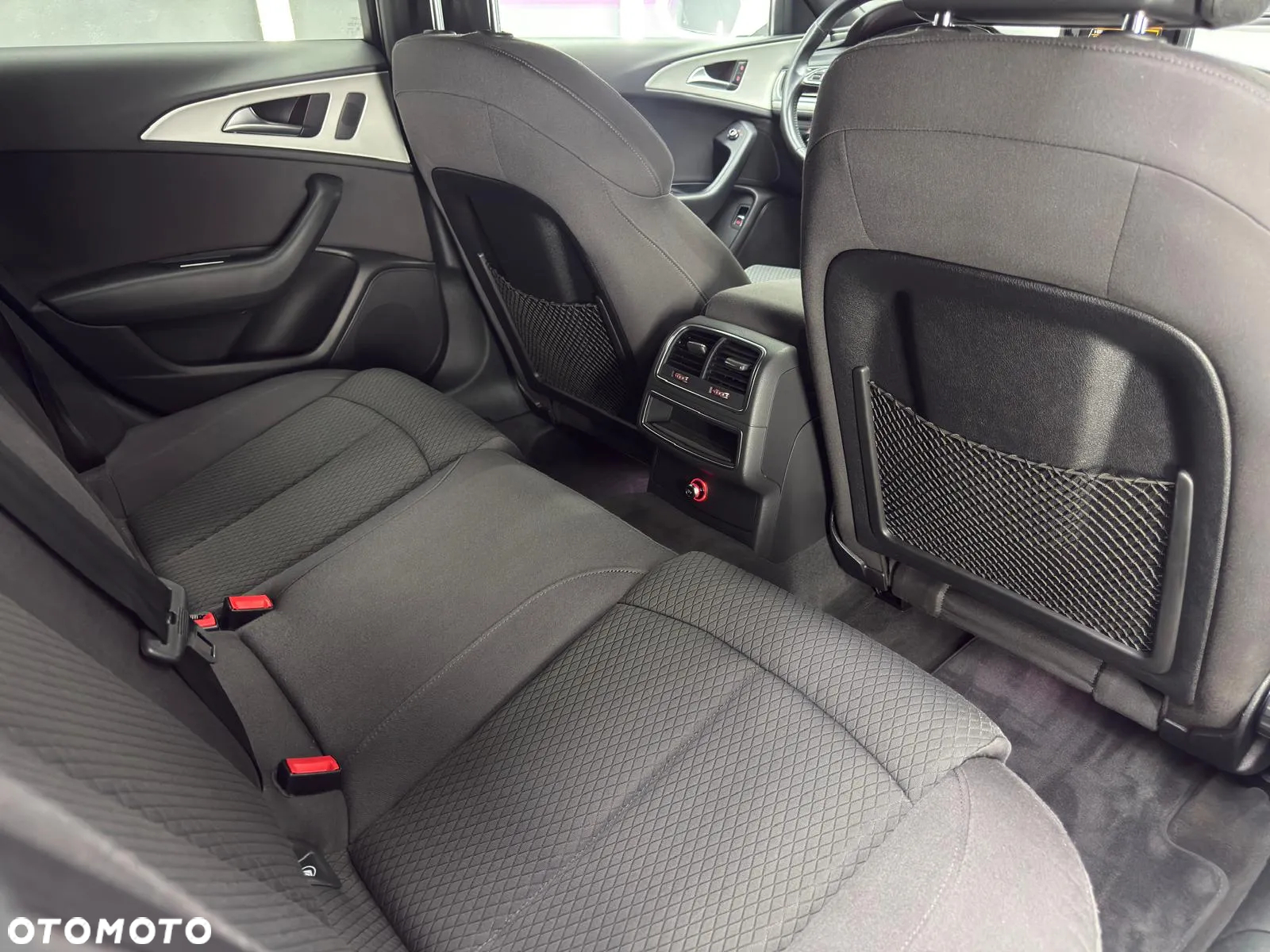 Audi A6 Avant 2.0 TDI Ultra S tronic - 30