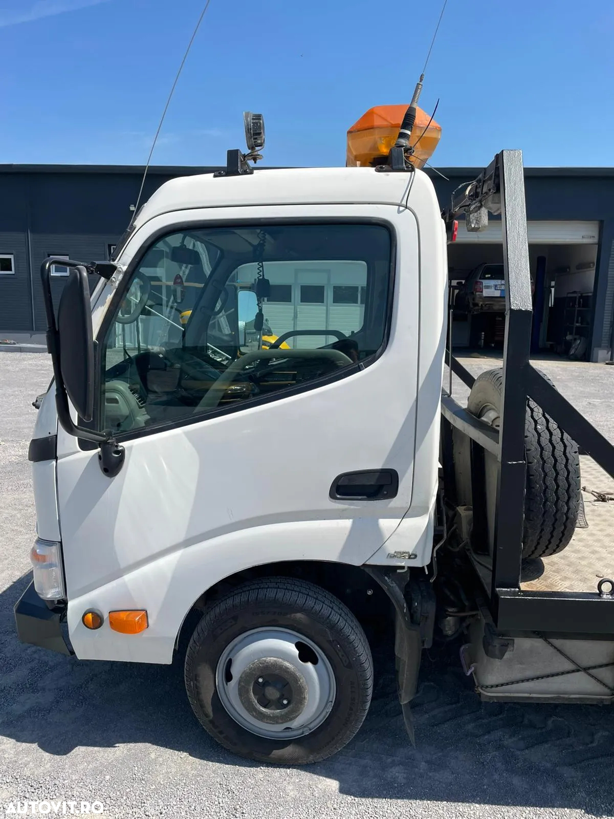 Toyota DYNA - 9