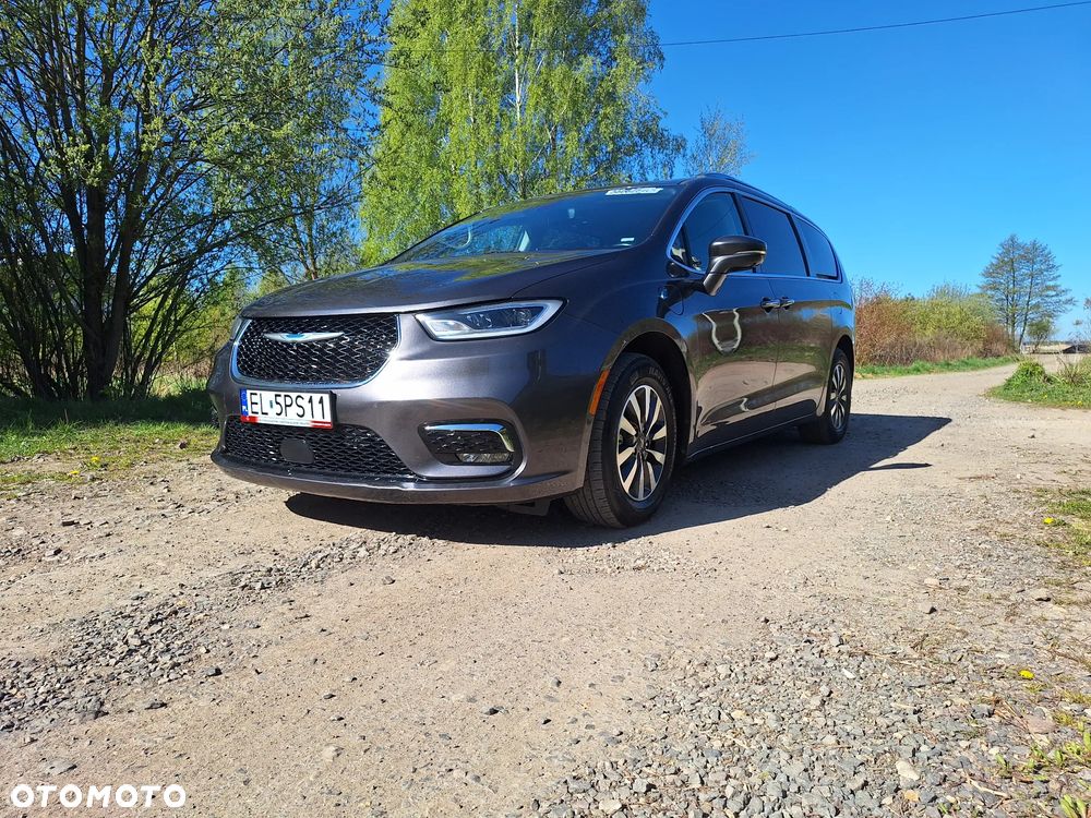 Chrysler Pacifica - 1