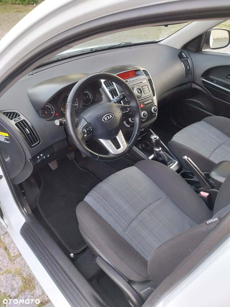 Kia Ceed 1.6 Crdi Comfort - 26