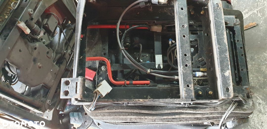 FOTEL KIEROWCY MERCEDES 814 S NA CZĘŚCI PRZYCISK - 5