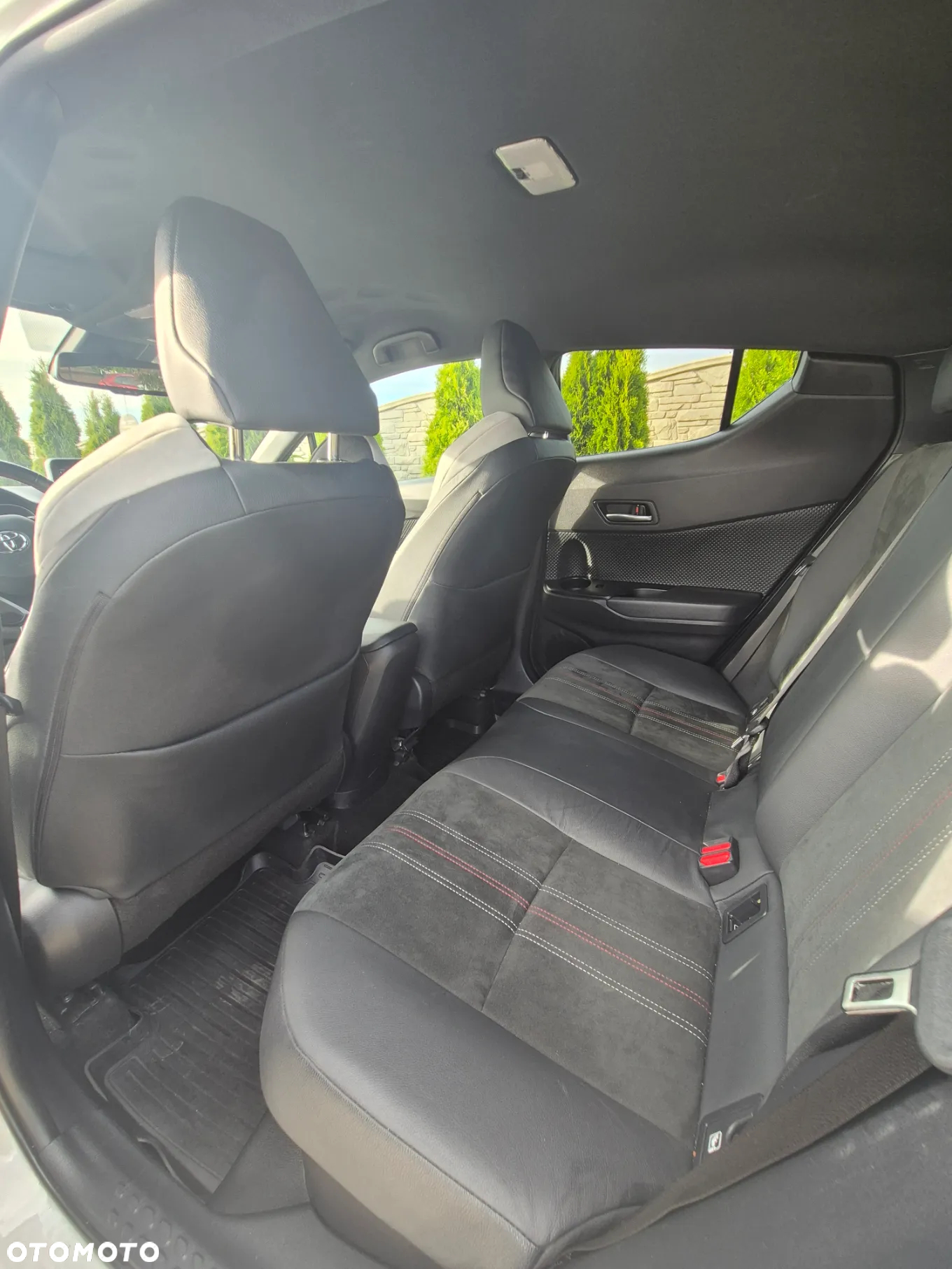 Toyota C-HR 2.0 Hybrid GR Sport - 24
