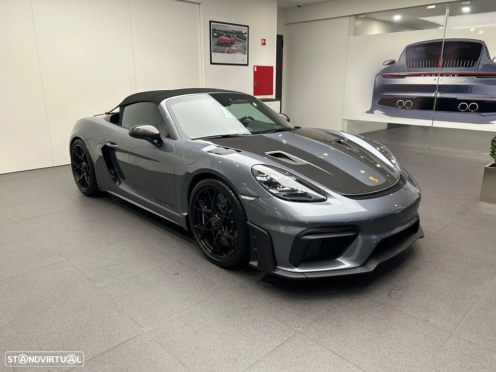 Porsche 718 Spyder - 10