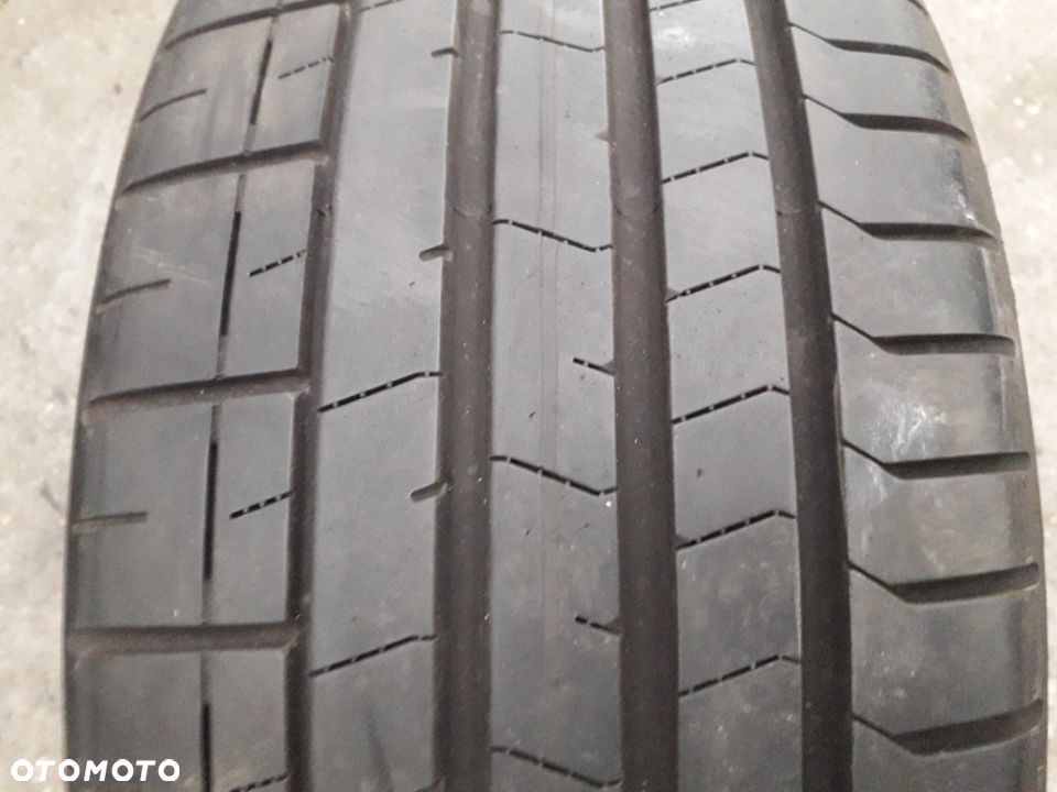 Opona  235/35/19 235/35R19  Pirelli P Zero i30 N - 1