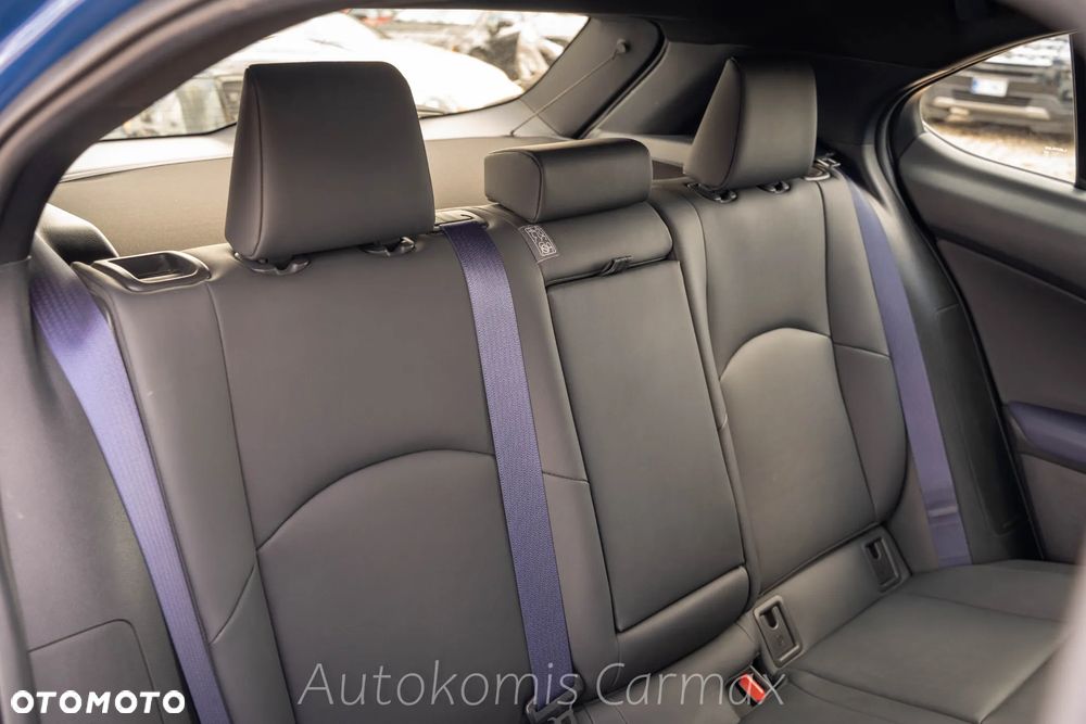 Lexus UX 250h - 25