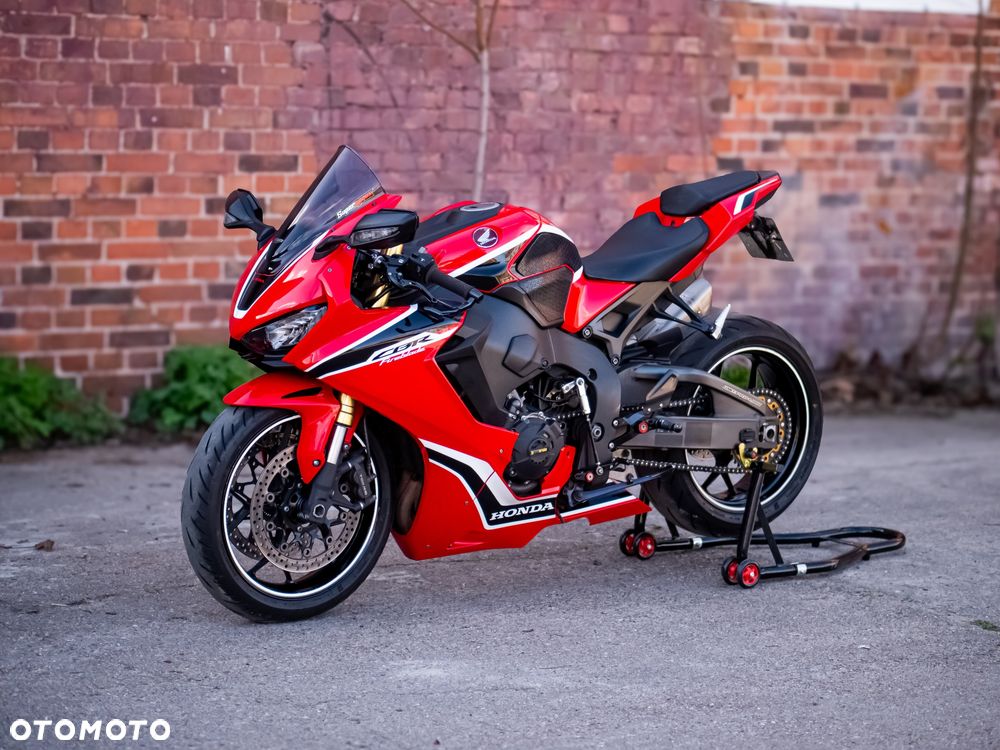 Honda CBR - 7
