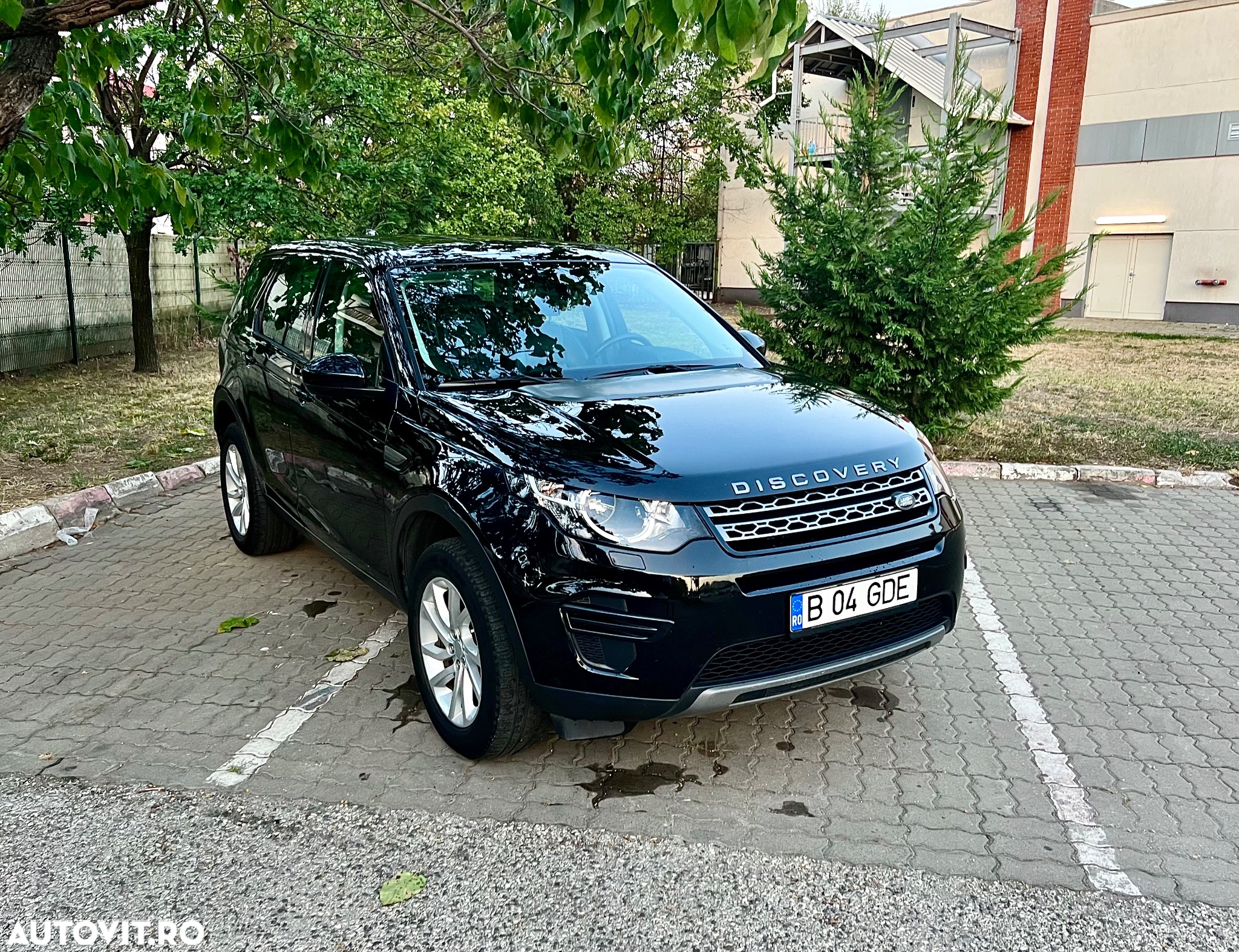 Land Rover Discovery Sport - 8