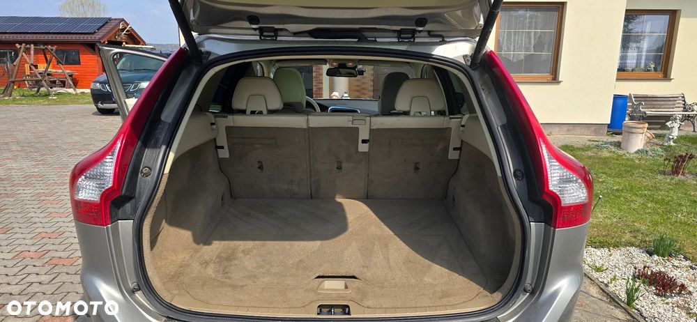 Volvo XC 60 T6 AWD Momentum - 10