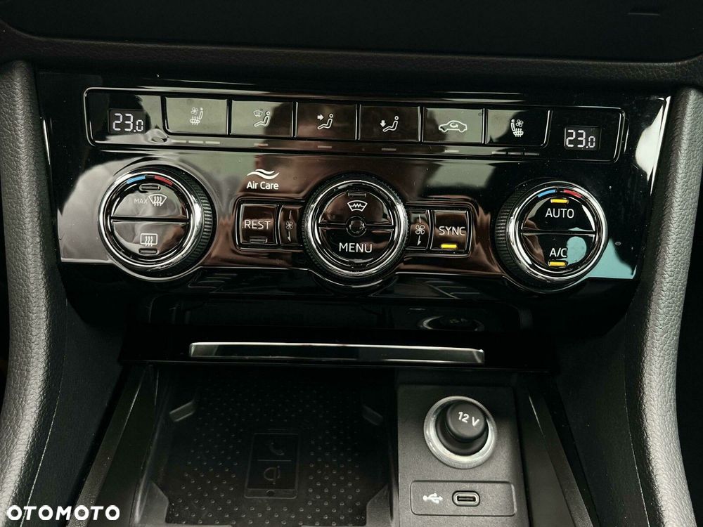 Skoda Superb 2.0 TSI L&K DSG - 31