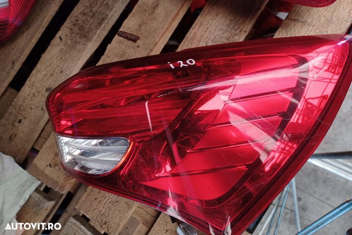 Lampa stop dreapta pe aripa Hyundai i20 PB  [din 2008 pana  2012] seria Hatchback 5-usi 1.2 MT (78 - 1