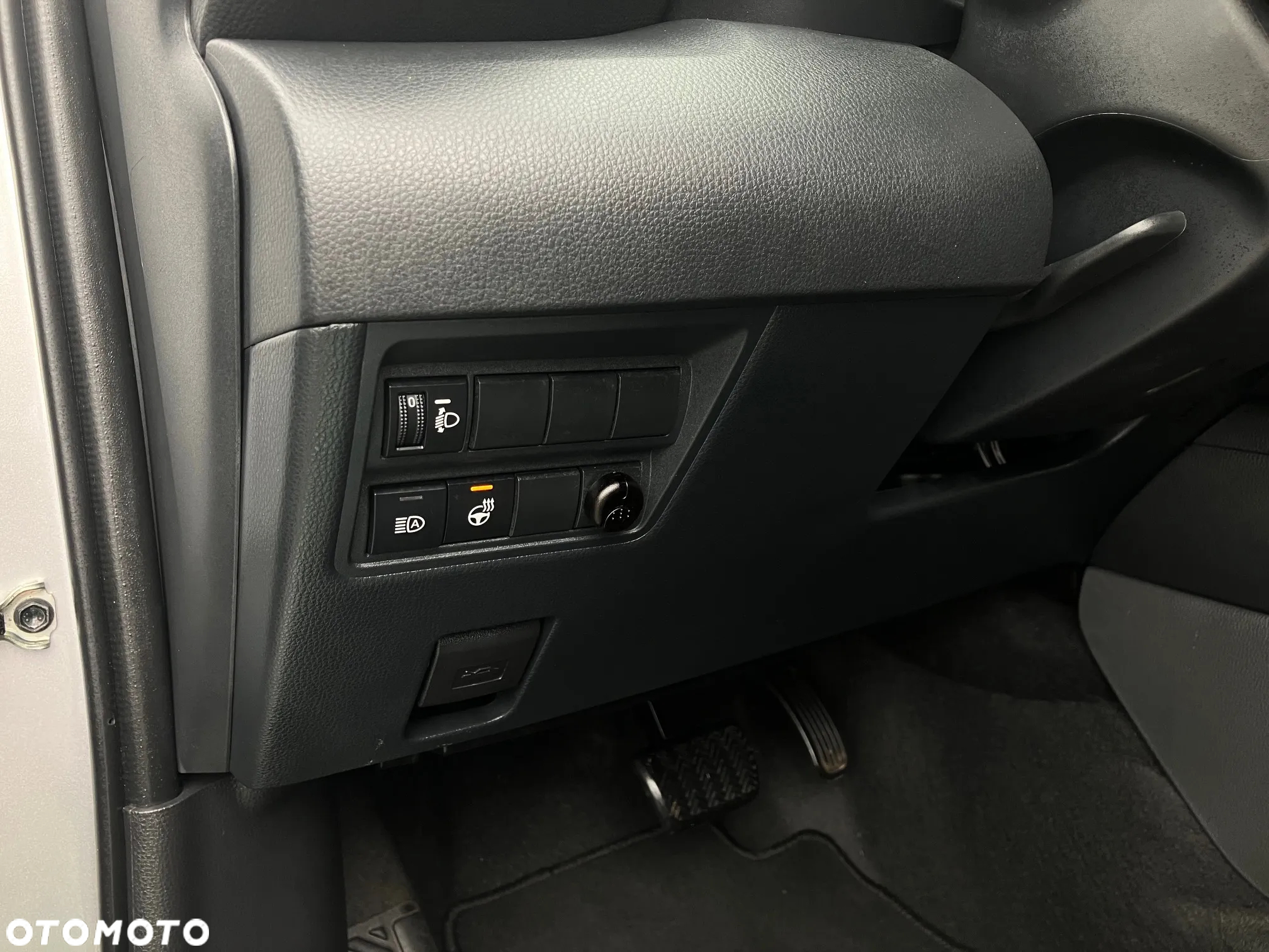 Toyota Yaris Hybrid 1.5 Style - 32