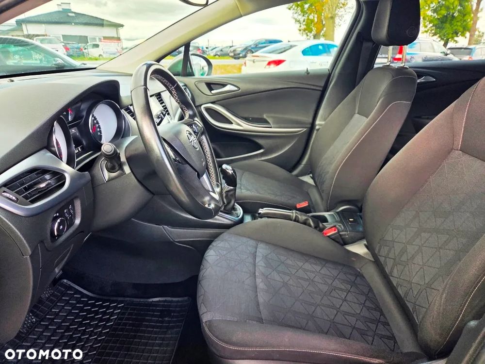 Opel Astra 1.4 Turbo 120 Jahre - 28