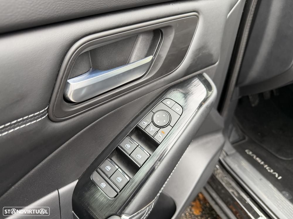 Nissan Qashqai 1.3 DIG-T N-Connecta J18 - 19