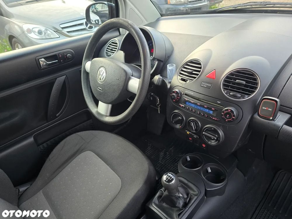 Volkswagen New Beetle 1.6 Freestyle - 34