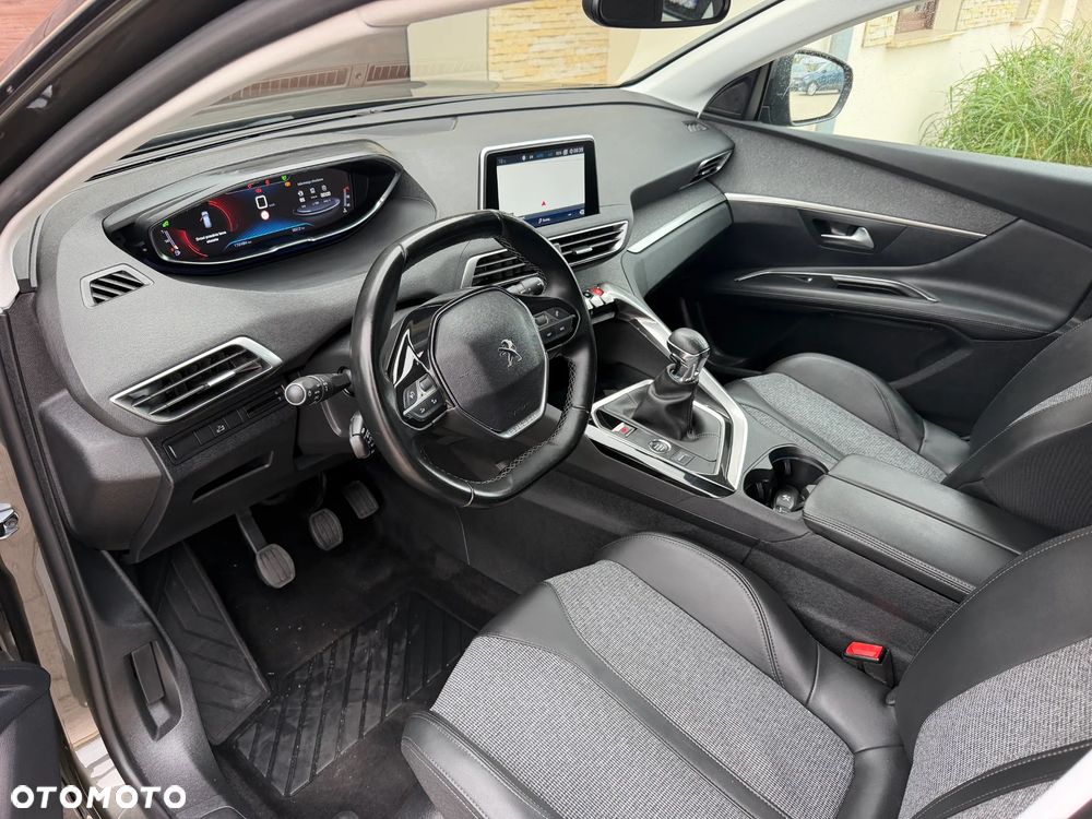 Peugeot 3008 1.2 PureTech Allure Pack S&S - 12