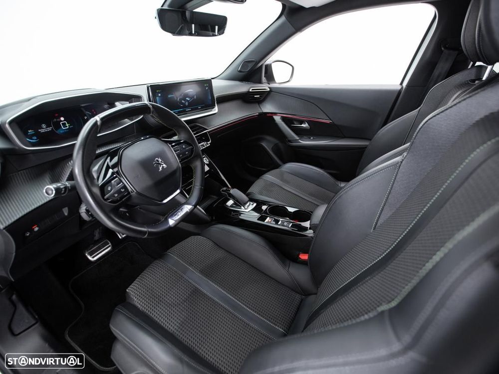 Peugeot e-2008 50 kWh GT - 8