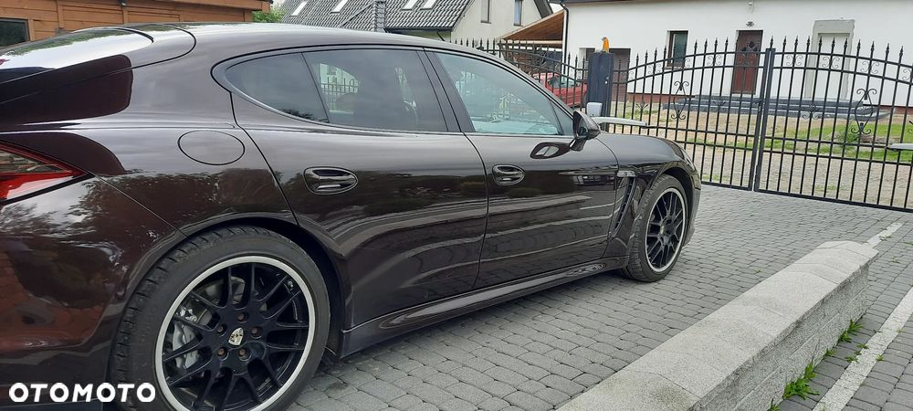 Porsche Panamera 4S - 4