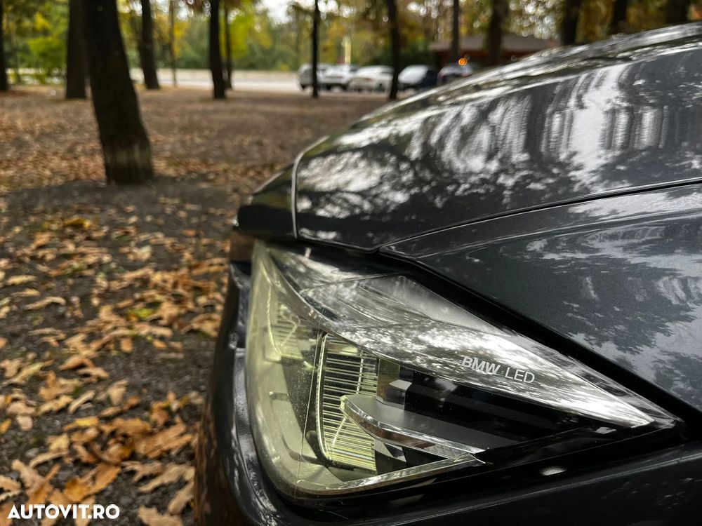 BMW Seria 3 318d Touring Aut. Sport Line - 37