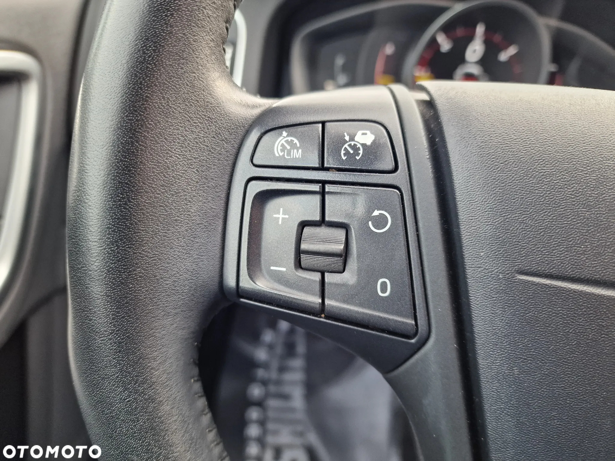 Volvo V60 D2 Geartronic Momentum - 33