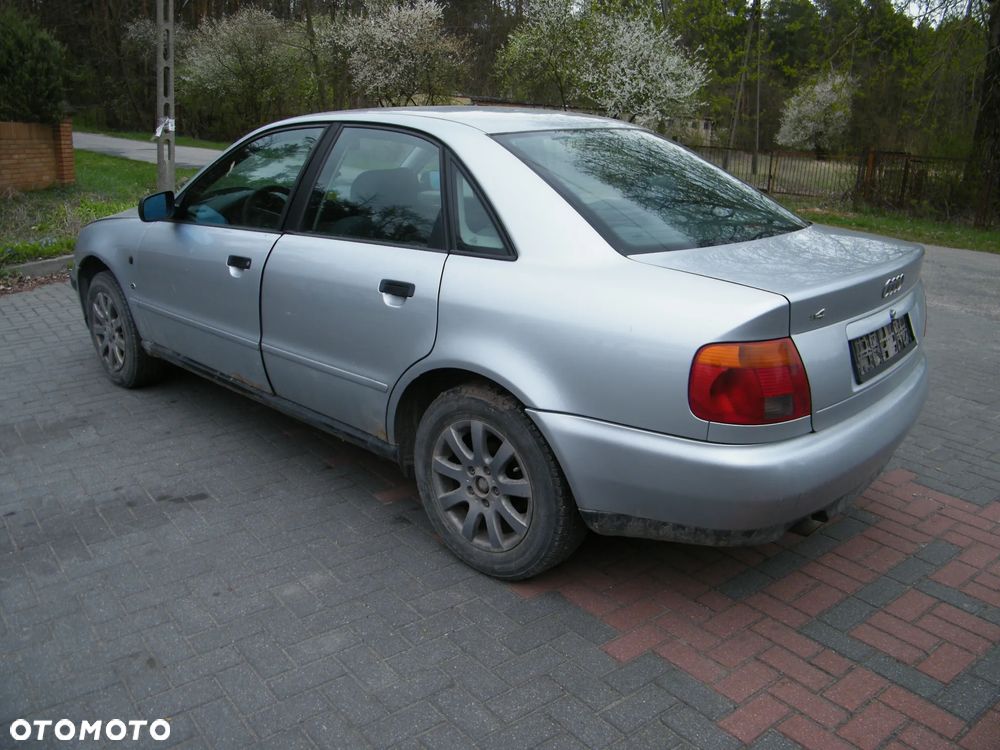 Audi A4 B5 (94-01r.) 1.6 B 100KM. Silnik ADP pasuje do AHL, ANA, ARM Skrzynia CTD lakier LY7M. Cały na części. GWARANCJA !!!  Przód Tył Zestaw Komplet Drzwi Klapa Zderzak Błotnik Maska Grill Atrapa Szyba Pas Lampa Lusterko Boczki Fotel Kanapa Kokpit Deska Rozdzielcza Przełącznik Włącznik Sterownik Przewody Wiązka Instalacja Moduł Komputer Czujnik Listwa Pompa Alternator Wtryski Głowica Rozrusznik Kompresor Sprzęgło Dwumas Silnik Skrzynia ABS Klimatyzacji Paliwa Wspomagania Kolektor Turbina Przepustnica Zawór Chłodnica Koło Hak Belka Sanki Zawieszenie Mcpherson Półoś Amortyzator Wydech Tłumik Zacisk Most - 6