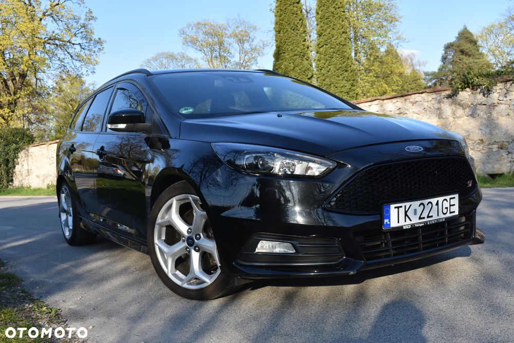 Ford Focus 2.0 EcoBoost ST mit Leder-Sport-Paket - 2