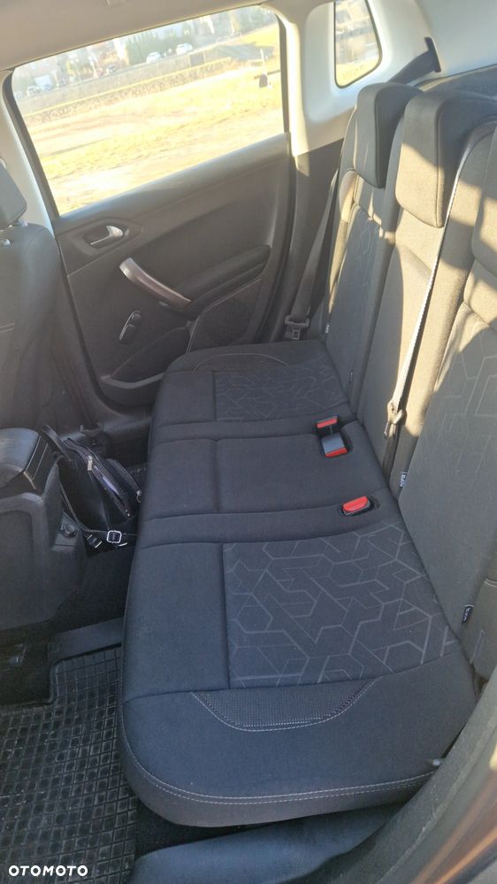 Peugeot 2008 e-HDi FAP 92 STOP & START Active - 6