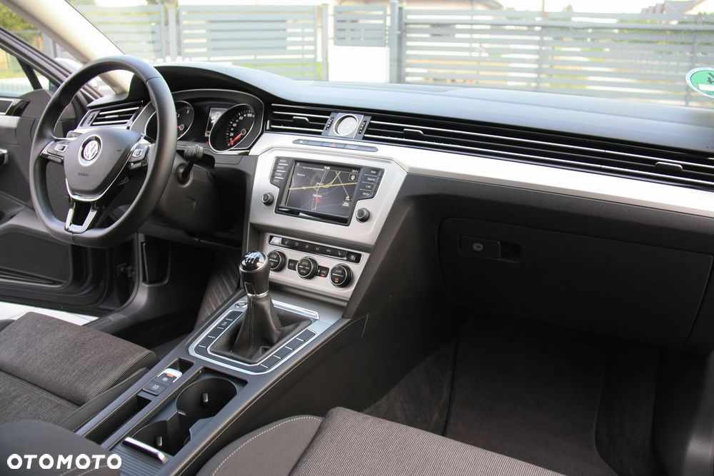 Volkswagen Passat 2.0 TDI BMT Comfortline - 26