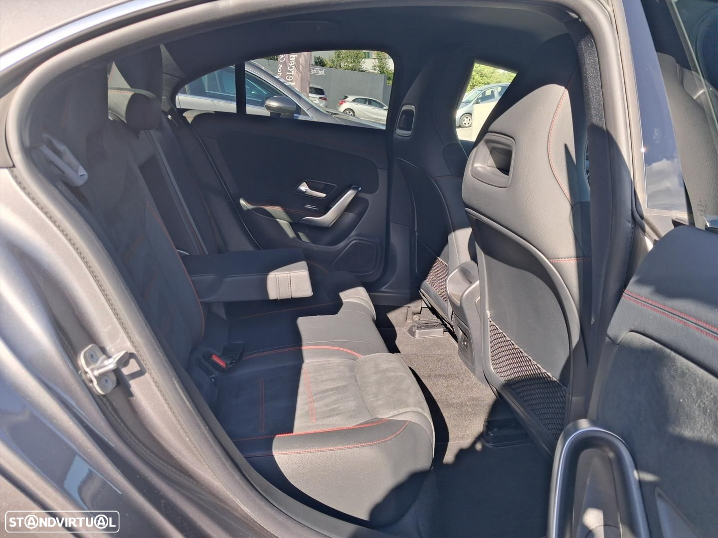 Mercedes-Benz CLA 250 e AMG Line - 12