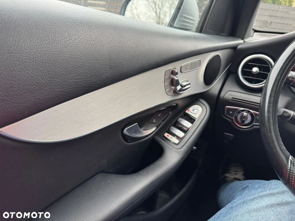 Mercedes-Benz GLC 300 4Matic 9G-TRONIC Exclusive - 20