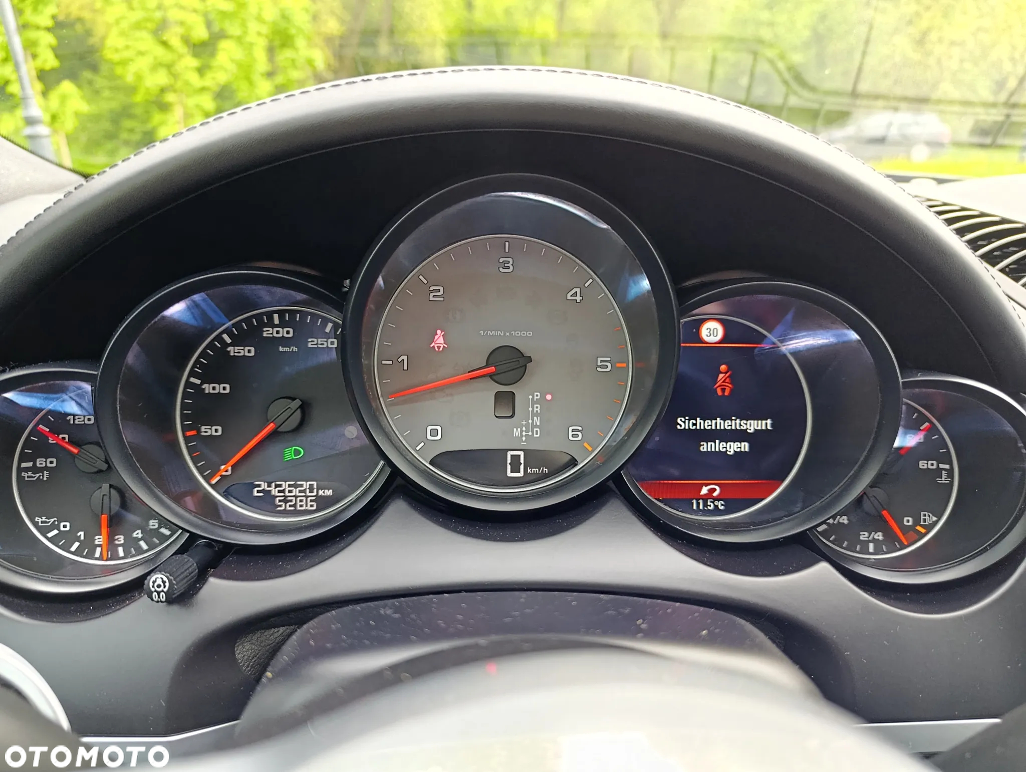 Porsche Cayenne S Diesel Platinum Edition - 26