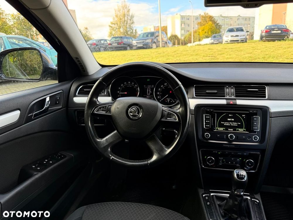 Skoda Superb 2.0 TDI Business - 23