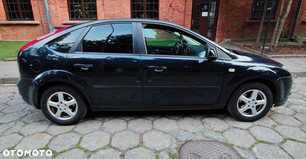 Ford Focus 1.6 16V Trend - 6