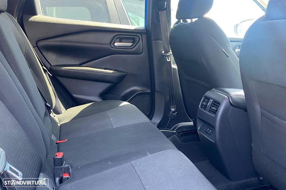 Nissan Qashqai 1.3 DIG-T N-Connecta Xtronic - 17