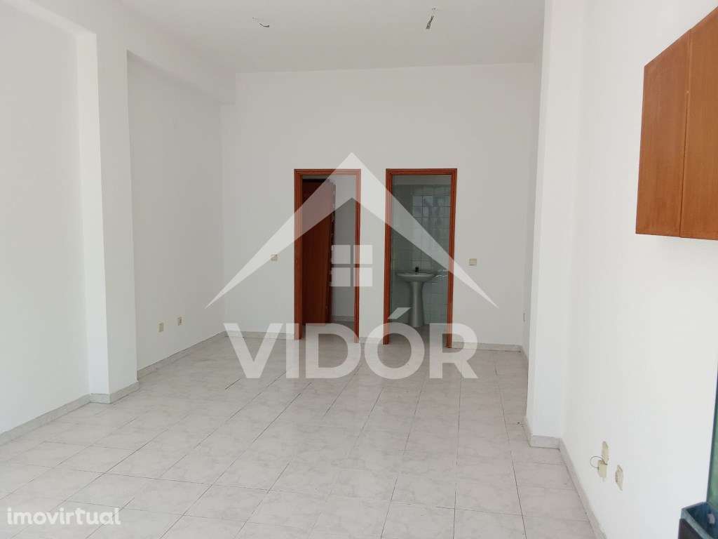 Loja com 31m2 no Mercado Municipal da Baixa da Banheira - Grande imagem: 3/6