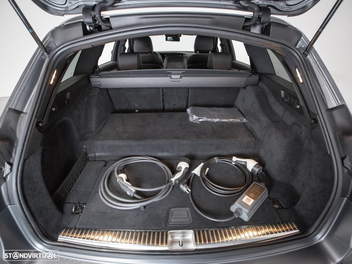 Mercedes-Benz E 300 de AMG Line - 12