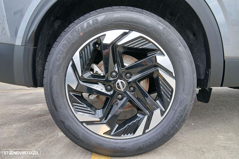 Nissan Qashqai 1.3 DIG-T N-Connecta Xtronic - 4