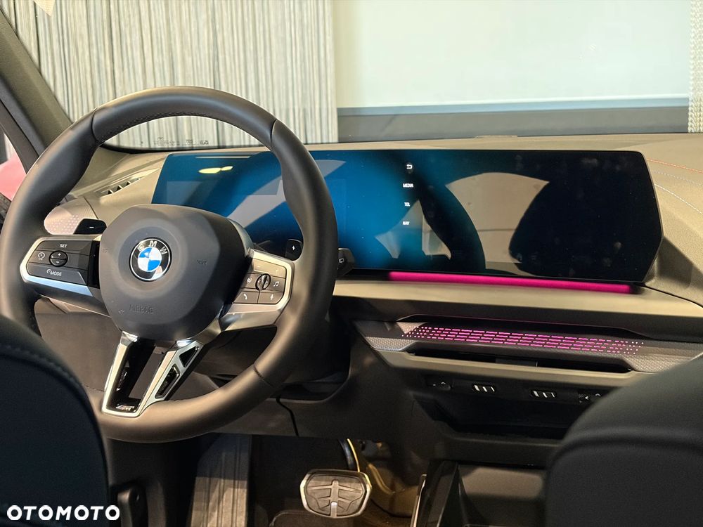 BMW Seria 1 120 mHEV - 18