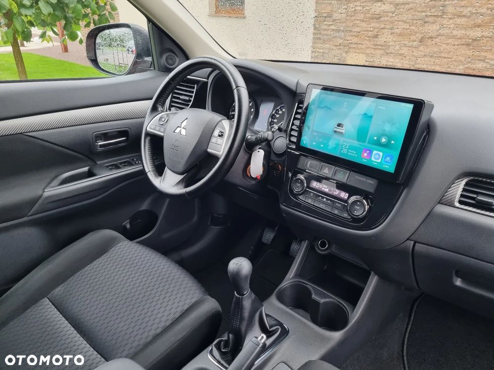Mitsubishi Outlander - 21