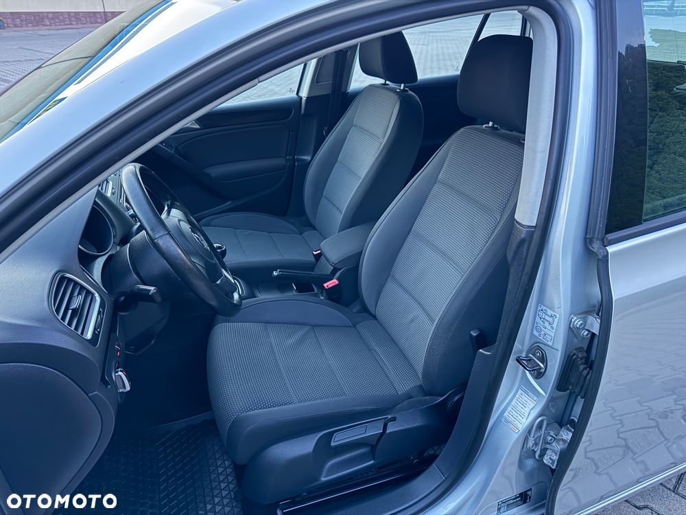 Volkswagen Golf 1.6 TDI Highline - 12