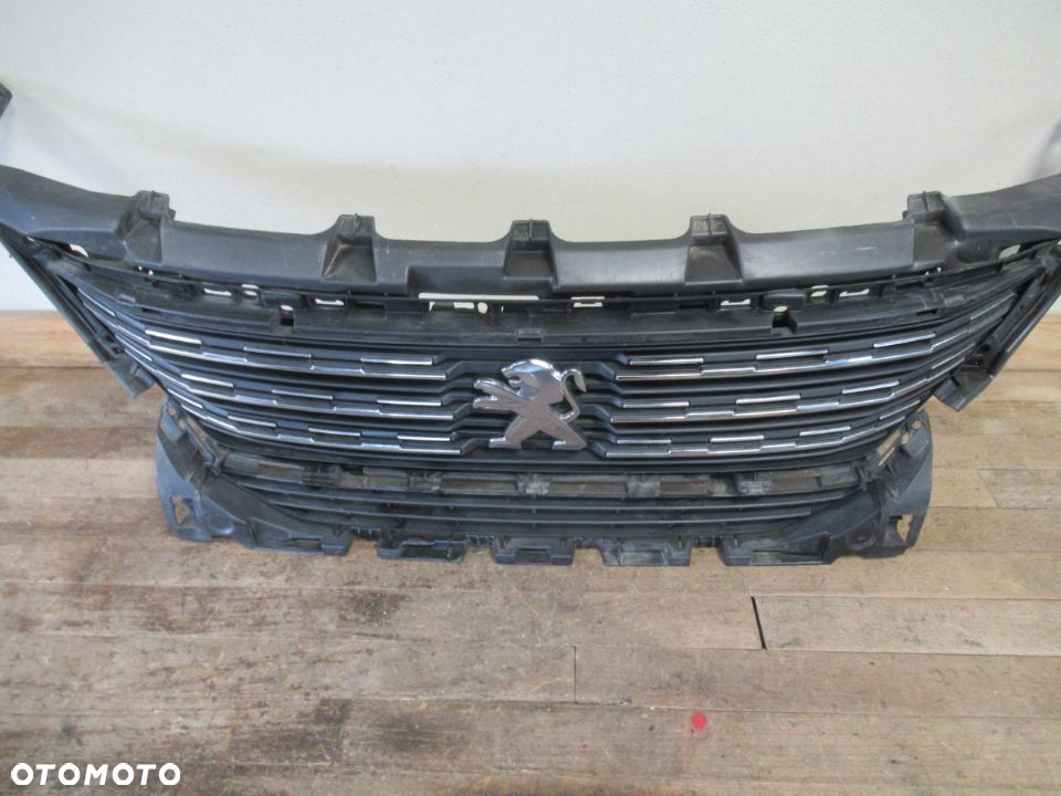 GRILL GRIL ATRAPA PEUGEOT 5008 II 2017-2021 - 4
