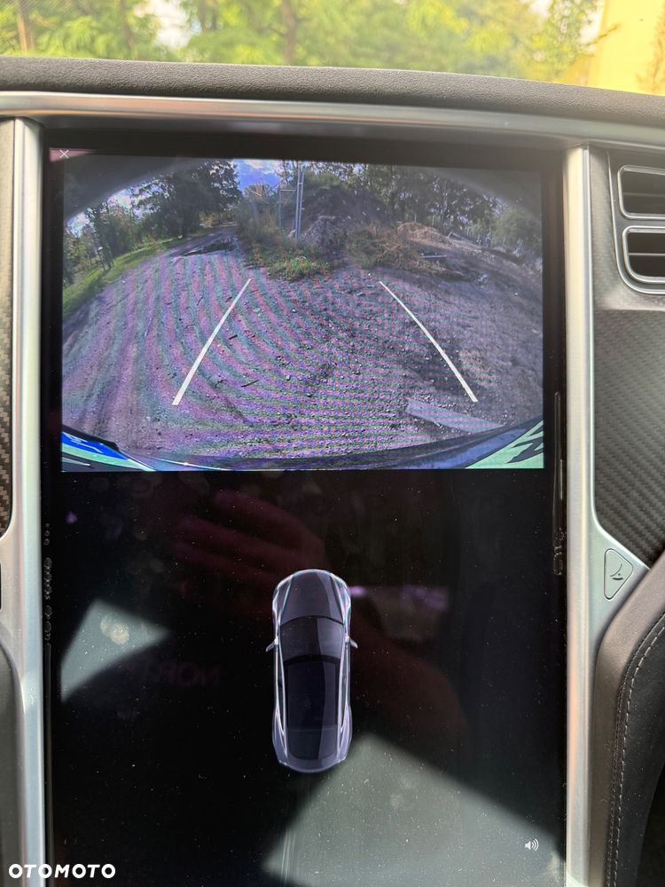 Tesla Model S - 32