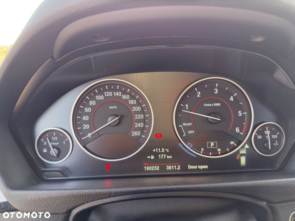 BMW Seria 3 318d Edition M Sport Shadow - 24