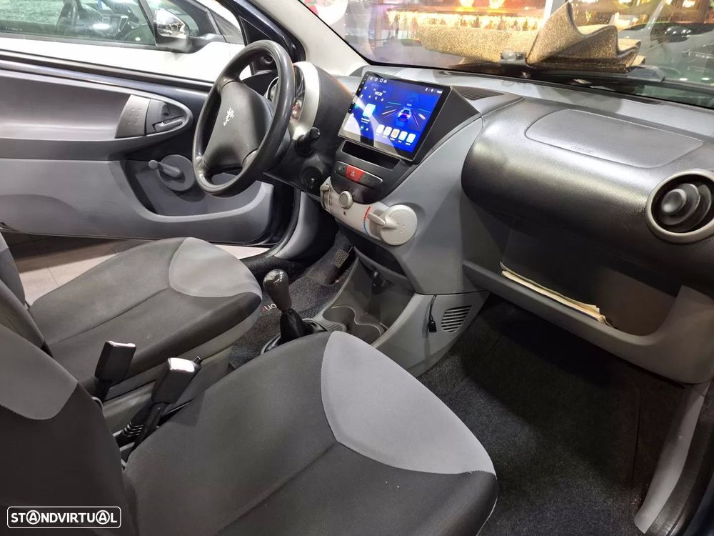 Peugeot 107 1.0 Trendy - 12