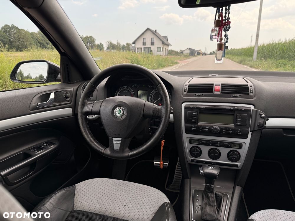 Skoda Octavia 2.0 TDI DPF RS DSG - 21