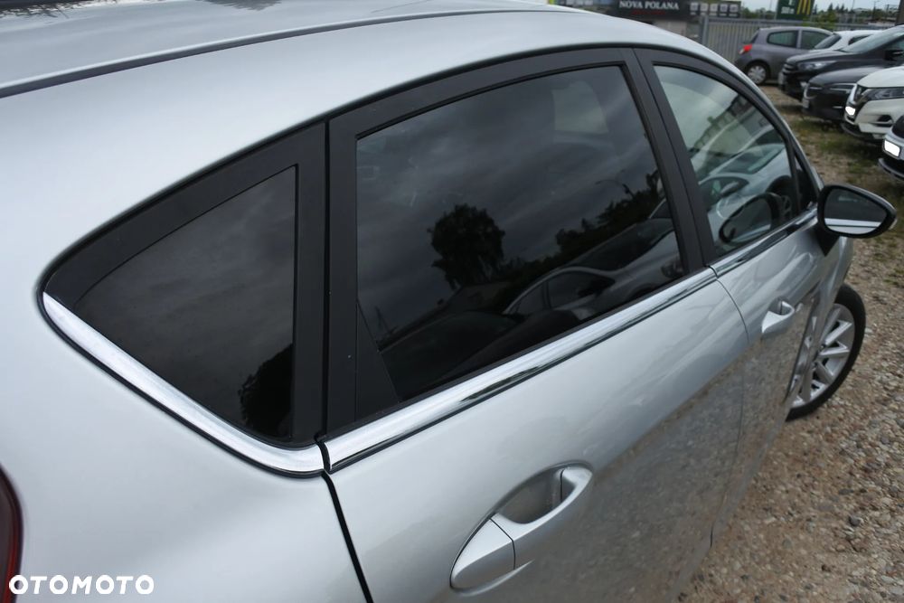 Ford Fiesta 1.0 EcoBoost S&S TITANIUM - 28