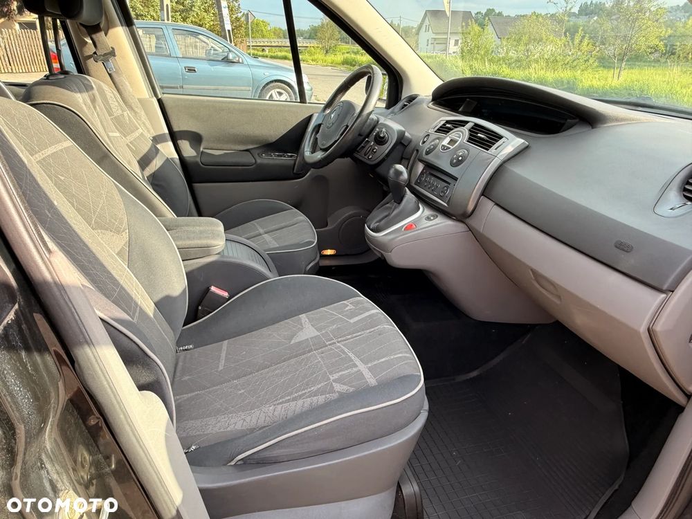 Renault Scenic 2.0 16V Avantage - 15