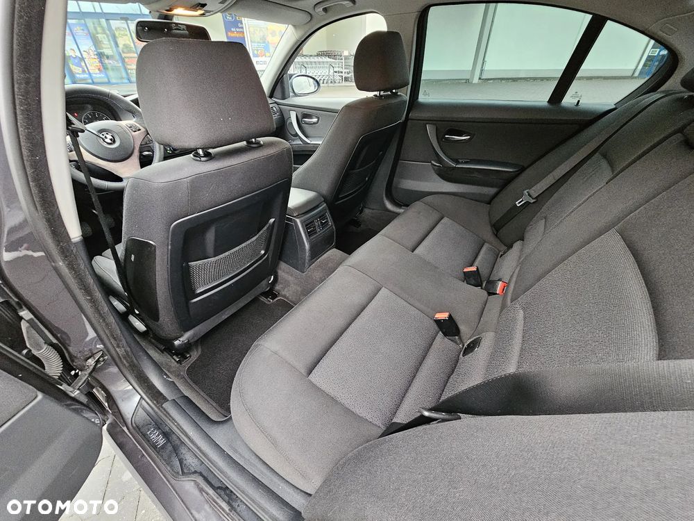 BMW Seria 3 320i - 18