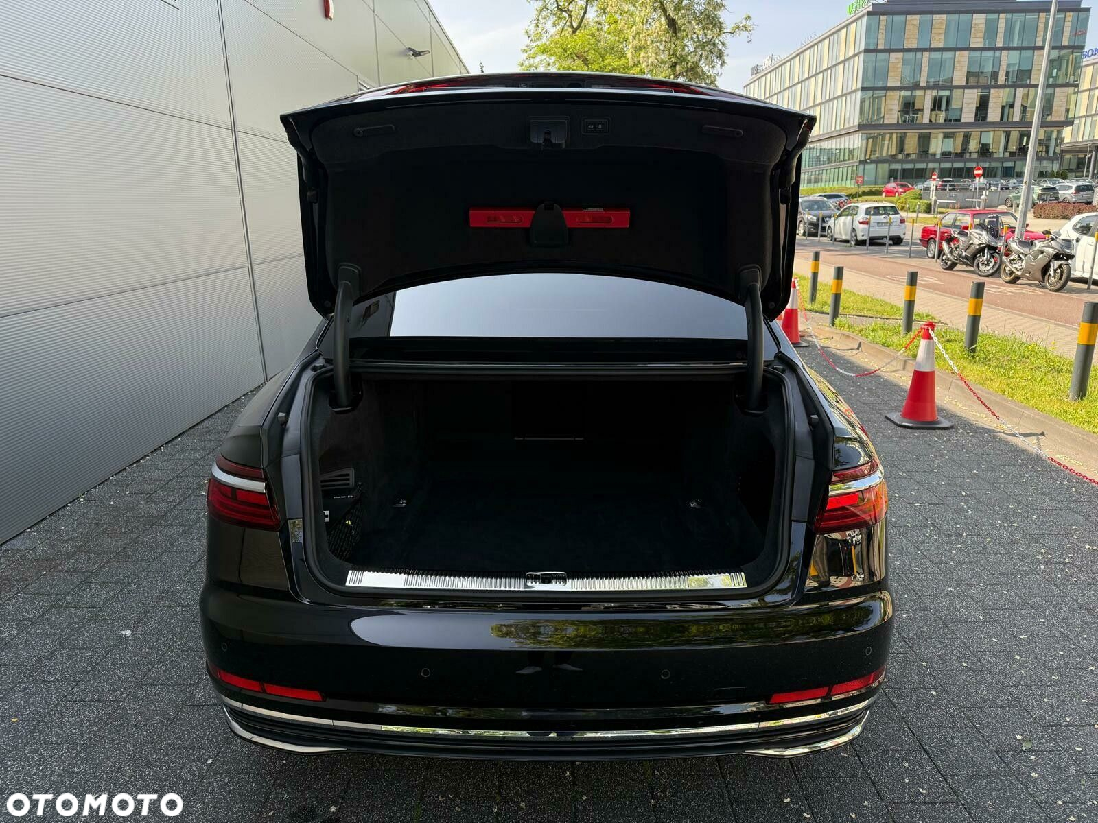 Audi A8 - 9