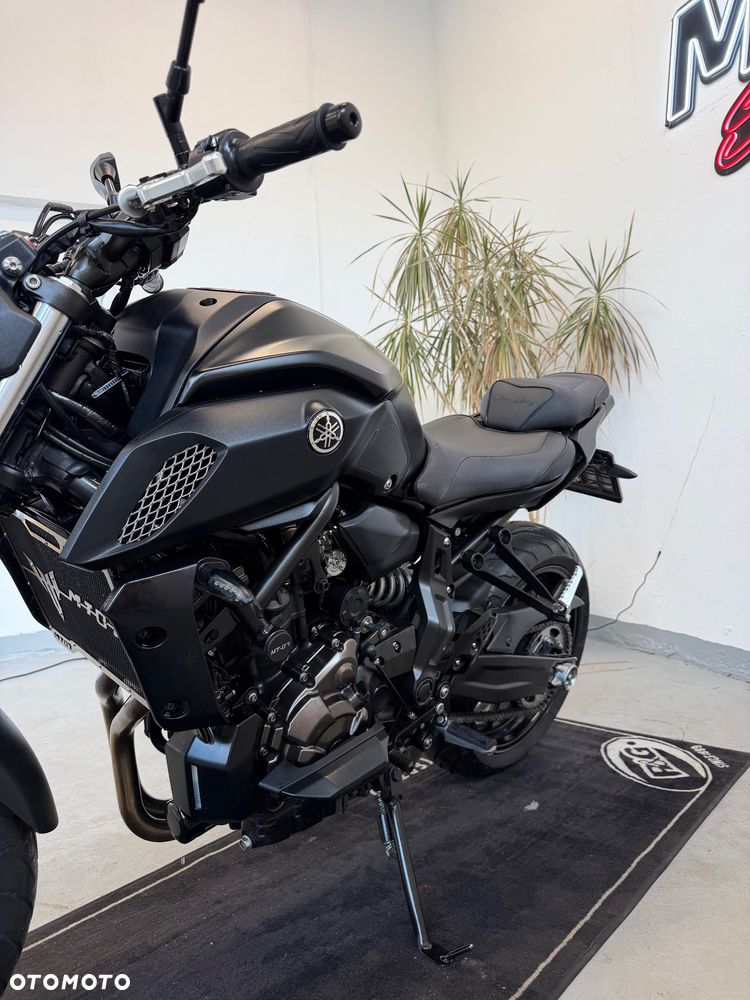 Yamaha MT - 6